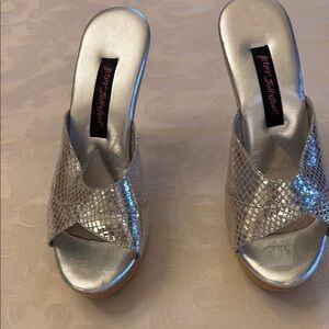 Betsey Johnson Polly Silver Slide Genie platform pumps- wood.